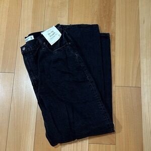 BRAND NEW Abercrombie and Fitch The 90’s Straight Black Jean - Curve Love